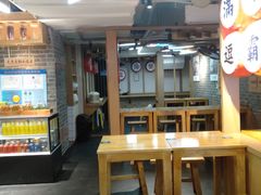 大堂-呷佬·长沙手工米粉(金沙江路店)