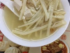 酸笋豆腐汤-津品味小吃(大学湾店)