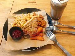 小食拼盘-红小姐咖啡馆(西津渡店)