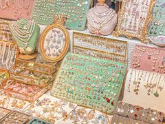 -新百广场(地铁站)