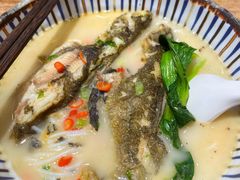 金牌黄鸭叫鱼粉-鲜越鲜鱼粉(财富购物中心店)