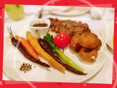 碳烤肉眼牛排及秘制牛排汁-WOLFGANG PUCK KITCHEN & BAR(迪士尼小镇店)