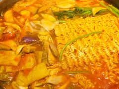 部队年糕鸡肉火锅-花腰餐吧Bistro烧烤 傣味(传媒大学店)