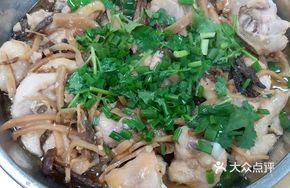 Steamed Chicken with Pickled Mustard Greens