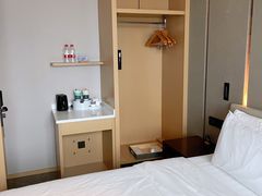 -成都太古里天府广场地铁站亚朵酒店