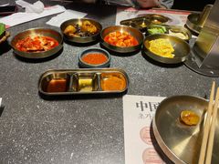 -草家酱蟹炭火烤肉店(珲春南路二店)