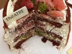 开心果蜜柚红丝绒-théATRE 茶聚场(王府中環店)