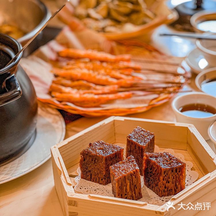 今天这顿饭也太划算了吧❓今天我请客，全款无分期✌🏼