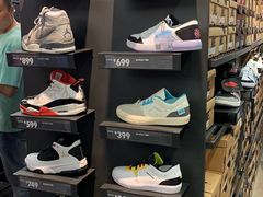 -NIKE上海青浦优选体验店