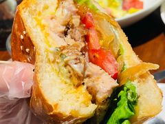日式照烧鸡腿汉堡-Bistro 63 创意融合料理(广粤天地店)