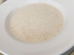 奶油松茸蘑菇汤-莫斯科餐厅
