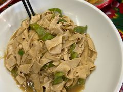 -闯关东东北农家菜(崂山石老人店)