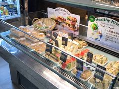面包甜点陈列柜-巴黎贝甜(华堂新辰汇店)