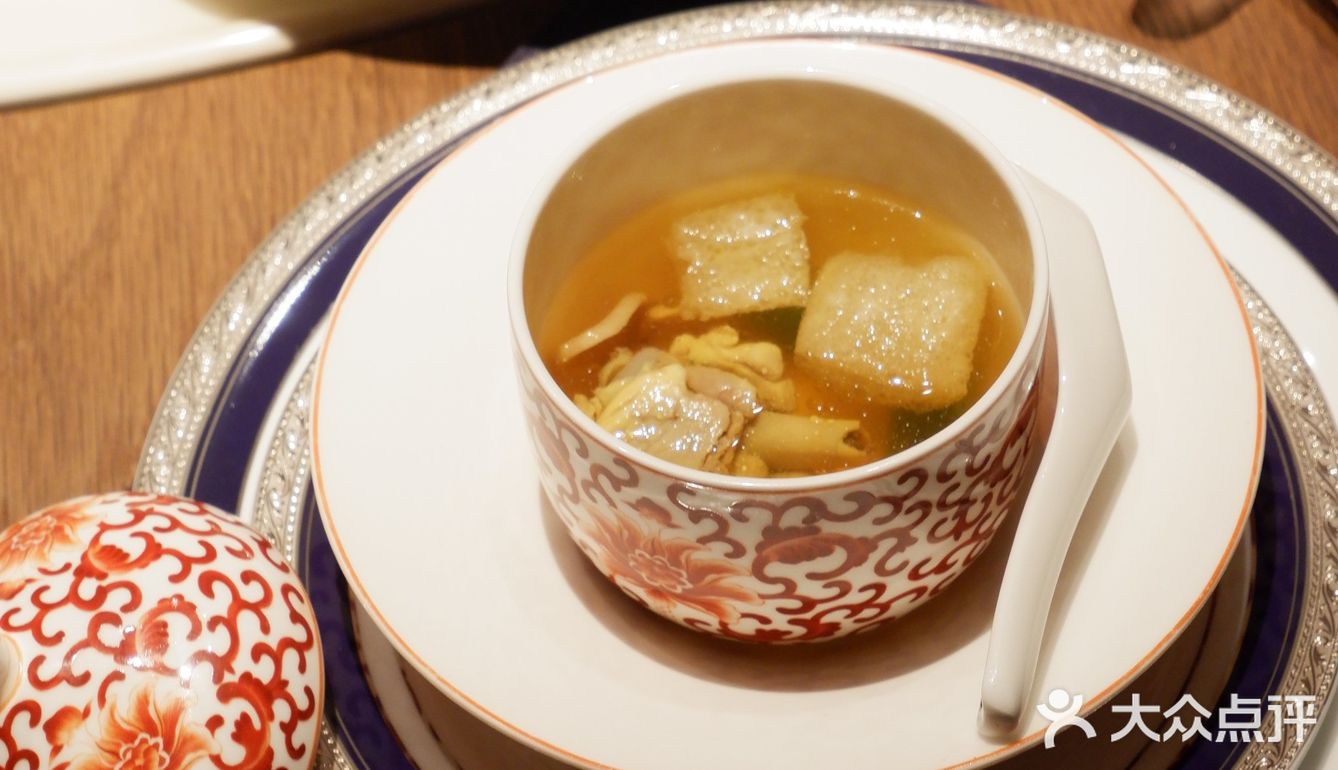 毫不夸张的说，它家烤鸭可以排杭州top1