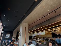 -星巴克臻选(上海虹桥新天地三店)