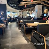 位于虹悦城的这家太二酸菜鱼，人气还是挺旺的
