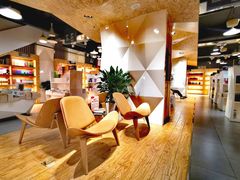 大堂-新华里咖啡书吧(新华书店小寨店)