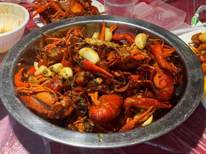 肥仔虾庄(后湖店)-"长假最后一天的晚餐,到点人不多只有一桌客.