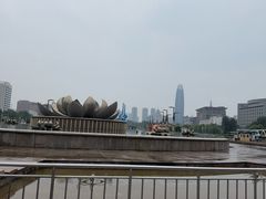 -泉城广场