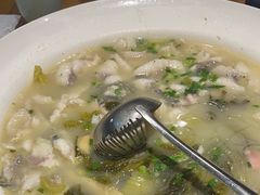 -严记小天府酸菜鱼(西四路店)