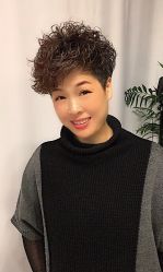 -天下皇剪新潇洒美容美发