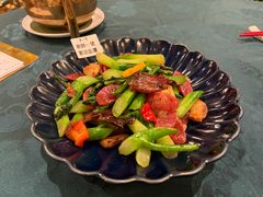 怀旧家乡腊味炒芥兰-誉八仙粤菜(万象天地店)