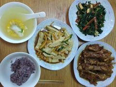 -爱的果实月嫂育婴师(世纪东方店)