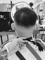 -诗悦发型烫染SALON