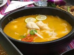 傣味酸汤鱼-香巴拉云南餐厅(华莱坞店)