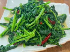 -石磨豆花家常菜·牦牛排土火锅