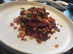 白辣椒炒腊牛肉-凤凰湘语·湘粤鲜融(浦东旗舰店)