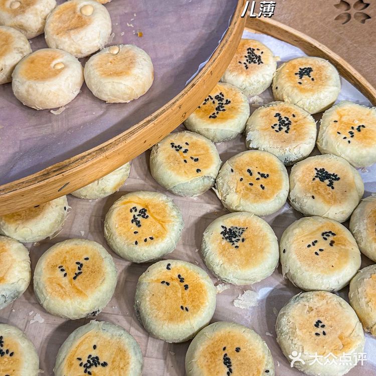 西安回民街一定要吃的军军绿豆糕‼️
