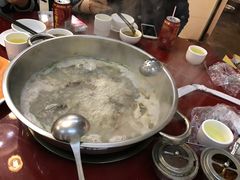 清汤营养锅底+黑山羊肉（带皮）-老石黑山羊毛驴肉火锅(金凯广场店)