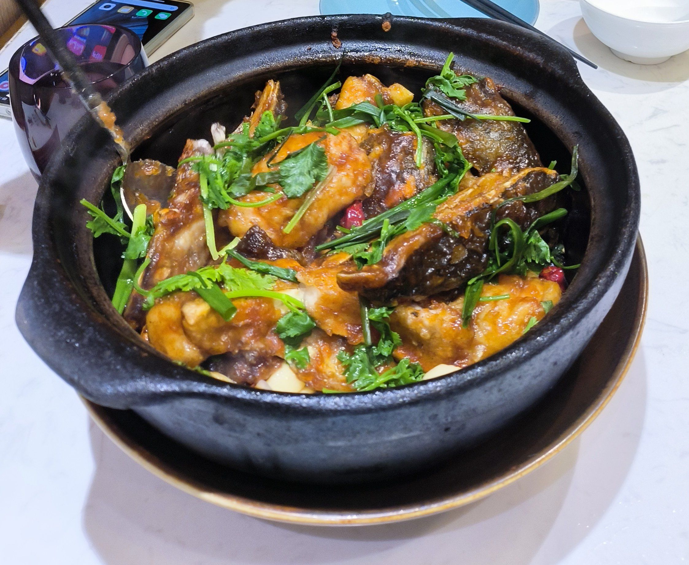 尝了啫牛肉和啫鱼头,不管是鱼头和牛肉粒,都是鲜嫩juicy