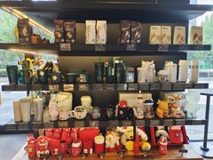 零售区-星巴克臻选(上海长风大悦城店)