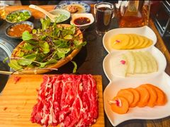 -大匠工房古船木艺术餐厅·猪肚鸡专门店(长白仙岛店)