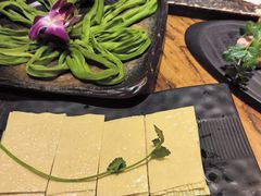 -老牌坊云南鱼豆花火锅(爱建店)