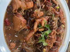 小鸡炖蘑菇-红岩美食坊(伊春市伊春区)