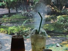 -Chom Cafe and Restaurant