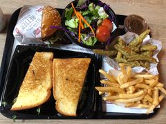 -The Habit Burger Grill 哈比特汉堡(复兴soho店)