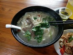 牛肉烩面-关记·河南烩面·大盘鸡