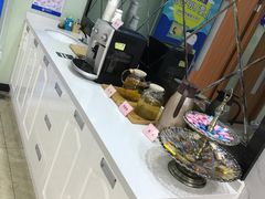-茂菊口腔连锁(浦东南路店)
