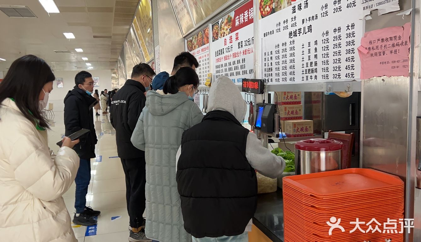 作为理工大的学子，竟然才第二次来香樟食堂