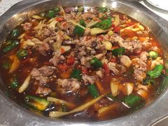 -兔行天下-鸿鹤鲜锅兔(中海国际店)