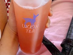 满杯桃桃-瑞幸咖啡(第一城店)