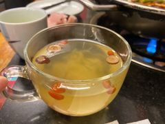 鲜炖银耳汤-小饕荟雅安贡椒鱼鲜馆(广福桥店)