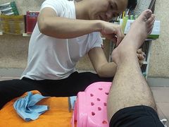 -郑远元专业修脚房(商乐店)