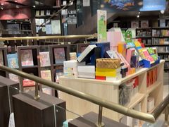 -钟书阁(群光广场店)