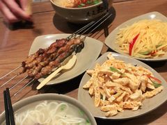 -亮亮面馆(经六路店)