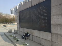 -唐山抗震纪念碑广场